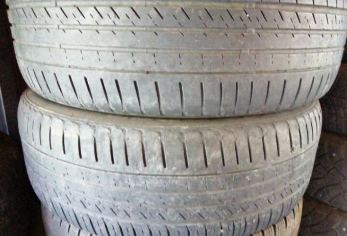 Kinforest KF550-UHP 245/40 R20