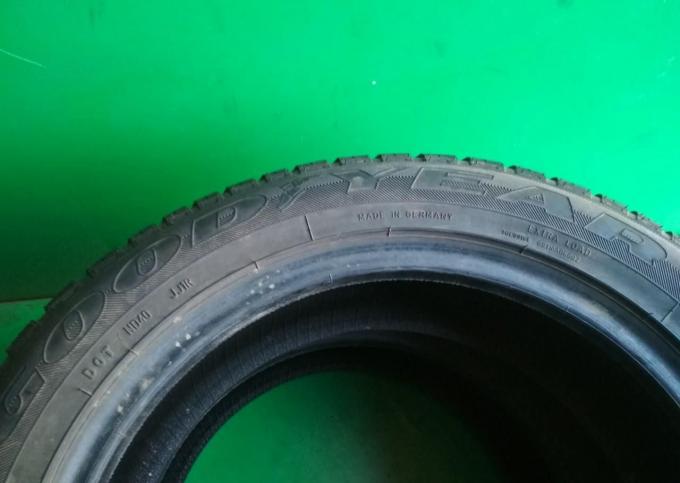 Goodyear Vector 4Seasons 235/55 R17