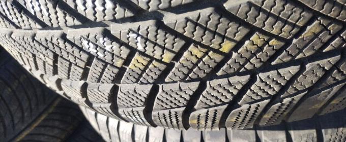 Bridgestone Blizzak LM-001 255/55 R20