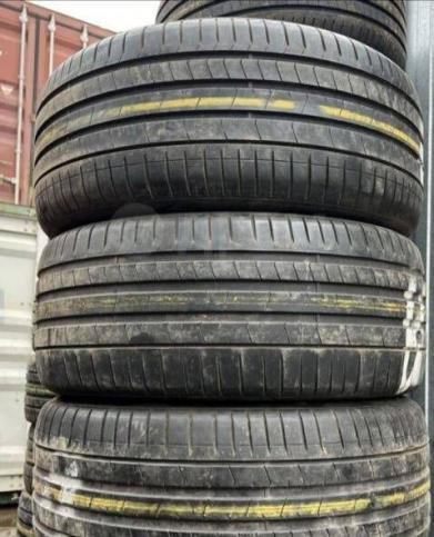 Pirelli P Zero PZ4 275/40 R20