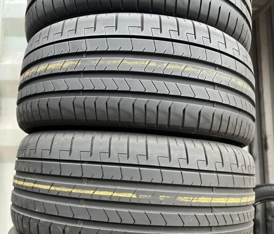 Pirelli P Zero PZ4 235/50 R19