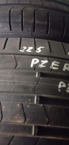 Pirelli P Zero PZ4 225/45 R19