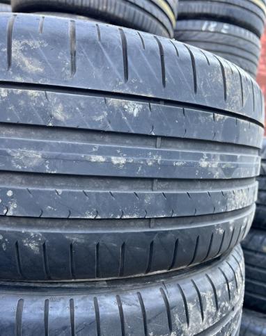 Pirelli P Zero PZ4 245/40 R18