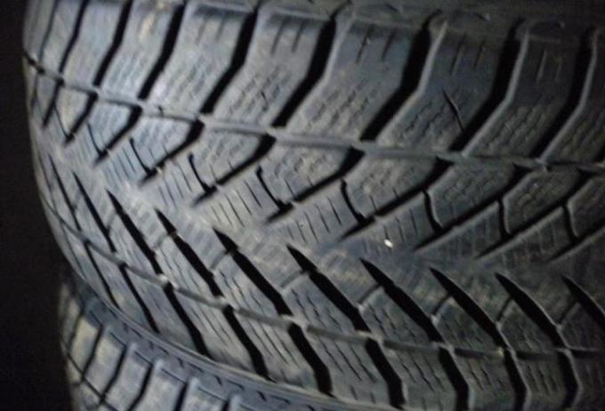 Goodyear UltraGrip 255/50 R19