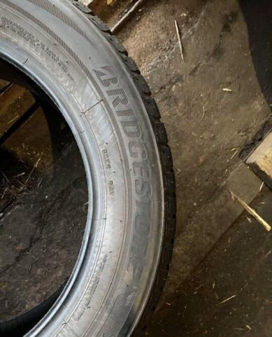 Bridgestone Blizzak LM-80 235/65 R17