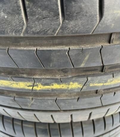 Pirelli P Zero PZ4 315/35 R21