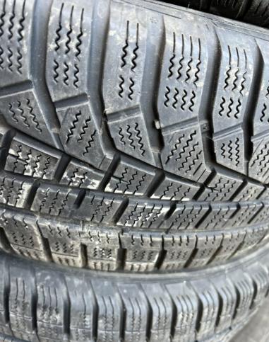 Hankook Winter I'Cept Evo2 W320A SUV 215/65 R17