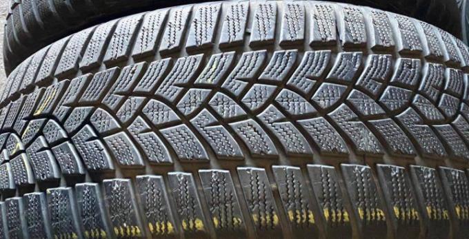 Goodyear UltraGrip Performance Gen-1 215/50 R17