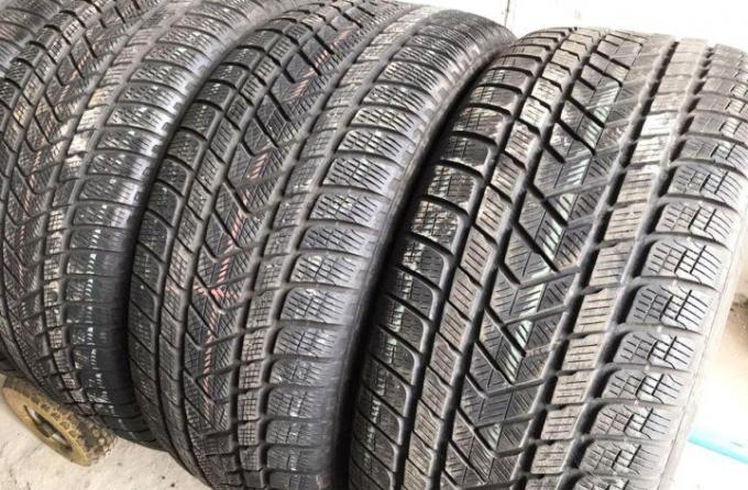 Pirelli Scorpion Winter RFT 255/50 R19