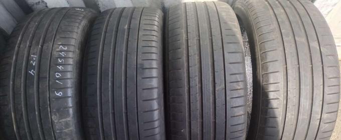 Pirelli P Zero PZ4 245/40 R19 94W