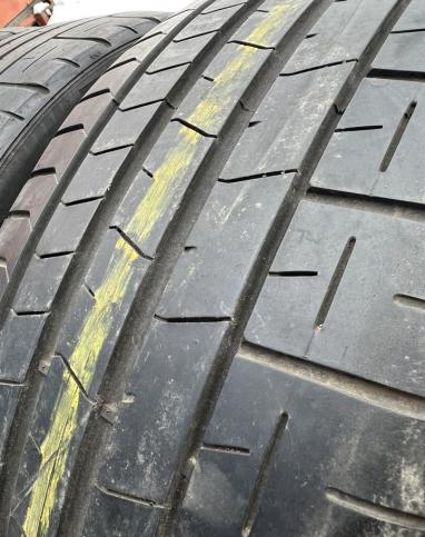 Pirelli P Zero PZ4 235/35 R19