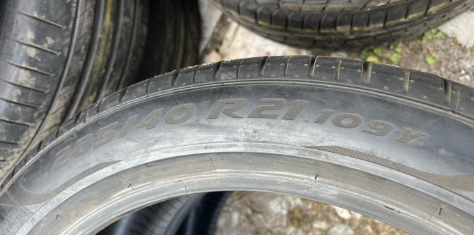 Pirelli P Zero PZ4 285/40 R21