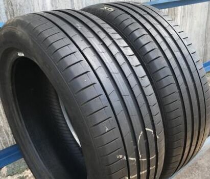 Pirelli P Zero PZ4 235/35 R19