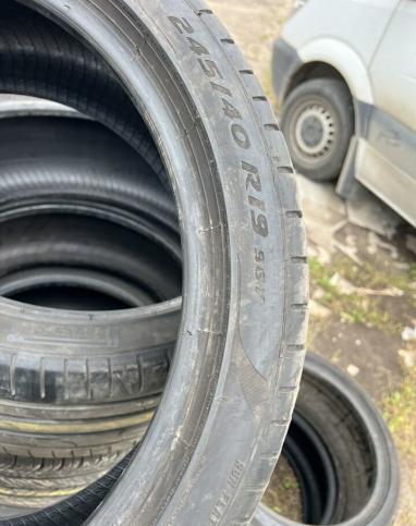 Pirelli P Zero PZ4 245/40 R19