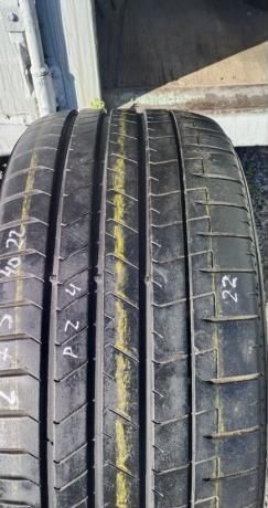 Pirelli P Zero PZ4 275/40 R22