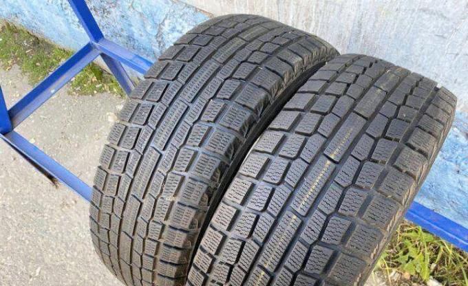 Yokohama Ice Guard IG20 215/60 R17