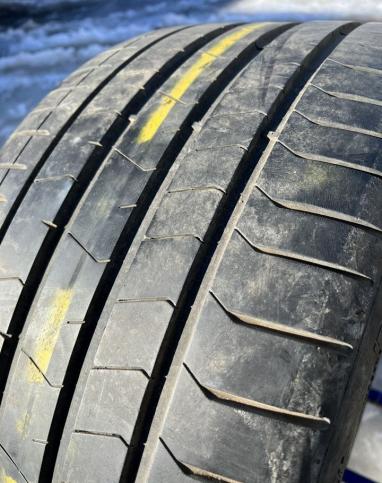 Pirelli P Zero PZ4 315/35 R21