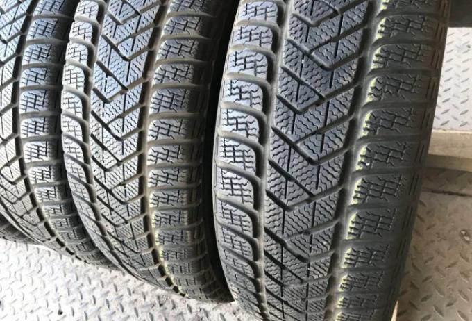 Pirelli Winter Sottozero 3 215/60 R16