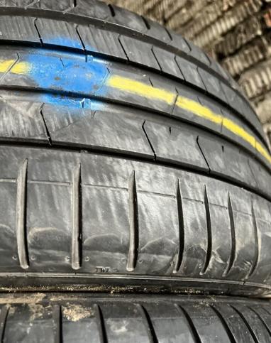 Pirelli P Zero PZ4 255/35 R19