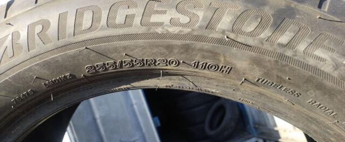 Bridgestone Blizzak LM-001 255/55 R20