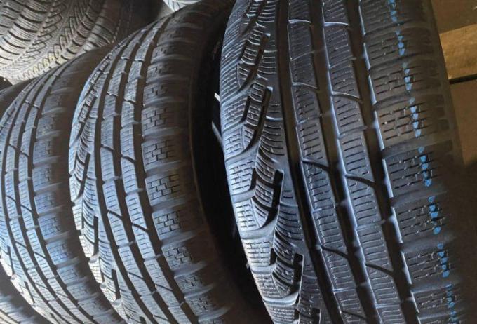 Pirelli Winter Sottozero II 255/35 R19