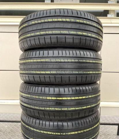 Pirelli P Zero PZ4 225/50 R18