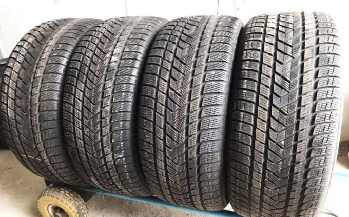 Pirelli Scorpion Winter RFT 255/50 R19