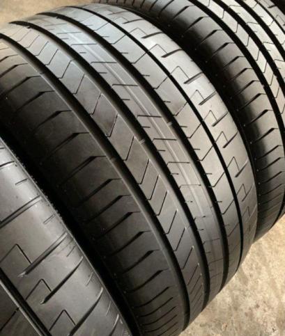 Pirelli P Zero PZ4 315/35 R21