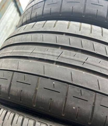 Pirelli P Zero PZ4 235/35 R19