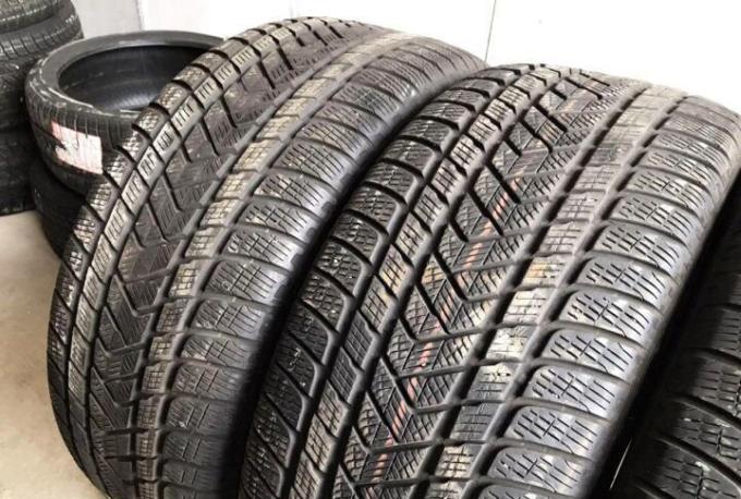 Pirelli Scorpion Winter RFT 255/50 R19