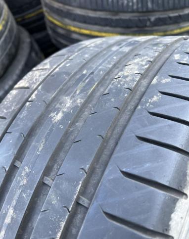 Pirelli P Zero PZ4 245/40 R18