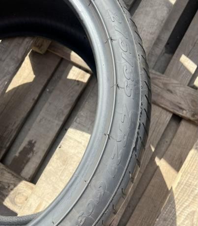 Pirelli P Zero 275/35 R21