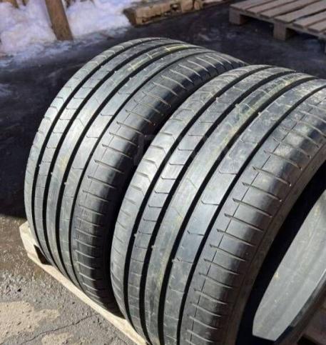 Pirelli P Zero PZ4 235/35 R19