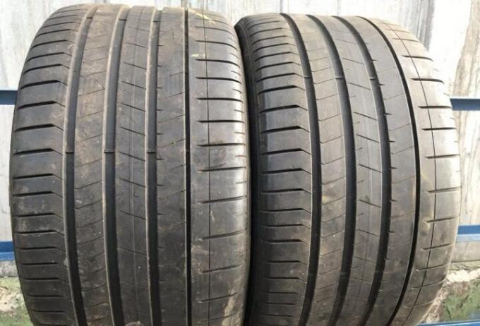 Pirelli P Zero PZ4 275/30 R21