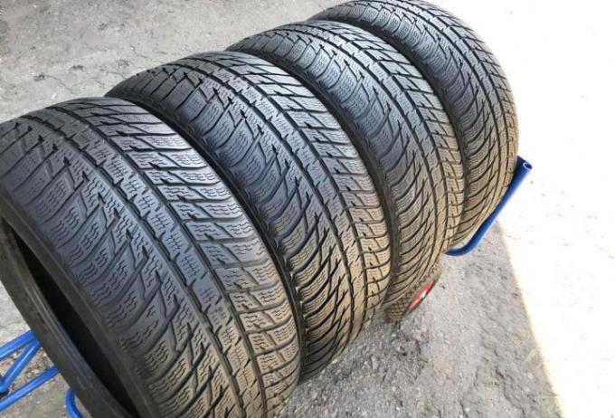 Nokian Tyres WR SUV 3 225/65 R17