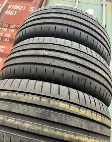 Michelin Pilot Sport 4 225/45 R18 и 245/40 R18