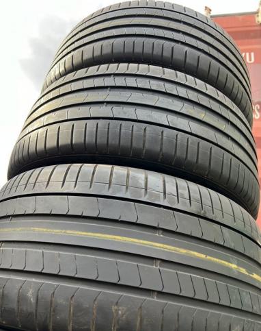 Pirelli P Zero PZ4 275/40 R21 и 315/35 R21