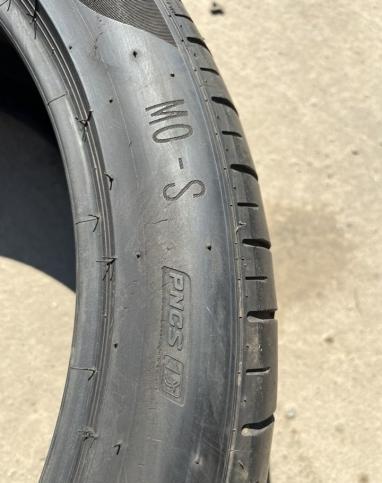 Pirelli P Zero PZ4 285/40 R22