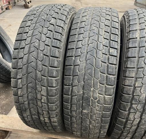 Yokohama Ice Guard SUV G075 215/70 R16