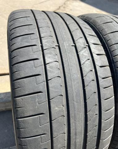 Pirelli P Zero PZ4 255/40 R18