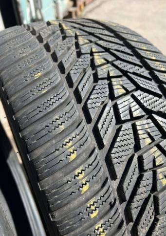 Hankook Winter I'Cept Evo 3 W330 245/35 R19