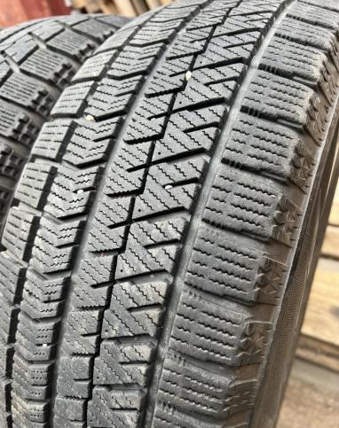 Bridgestone Blizzak VRX 215/65 R16