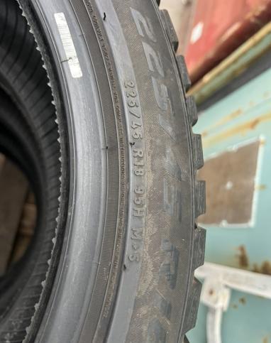 Pirelli Winter Sottozero 3 225/45 R18