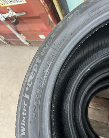 Hankook Winter I'Cept Evo2 W320 225/45 R18