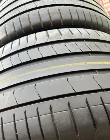 Pirelli P Zero PZ4 275/40 R21 и 315/35 R21