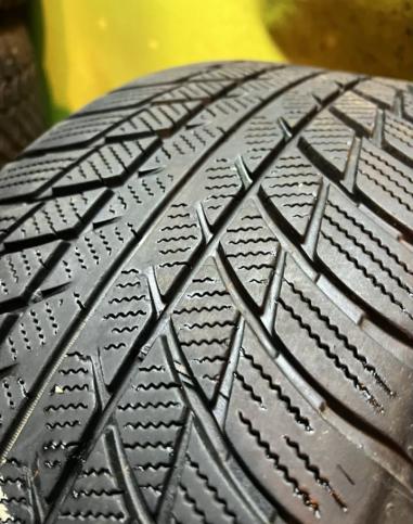 Bridgestone Blizzak LM-001 225/55 R17