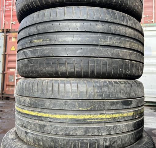 Pirelli P Zero PZ4 275/30 R21