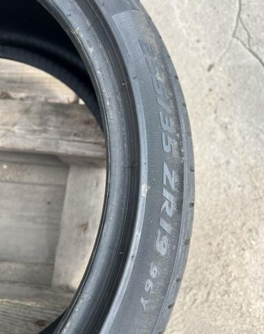 Pirelli P Zero PZ4 255/35 R19