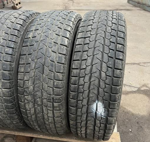 Yokohama Ice Guard SUV G075 215/70 R16