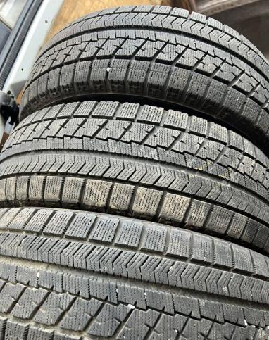 Bridgestone Blizzak VRX 215/65 R16